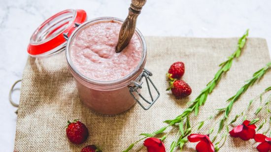 zomerse aardbeiencurd