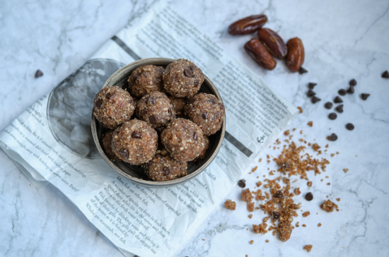 dadelballetjes met chocolade chips