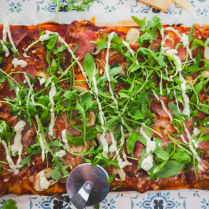 pizza met parmaham en truffelmayonaise